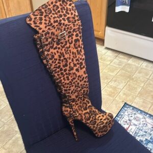 SIZE 10 M doll house boots